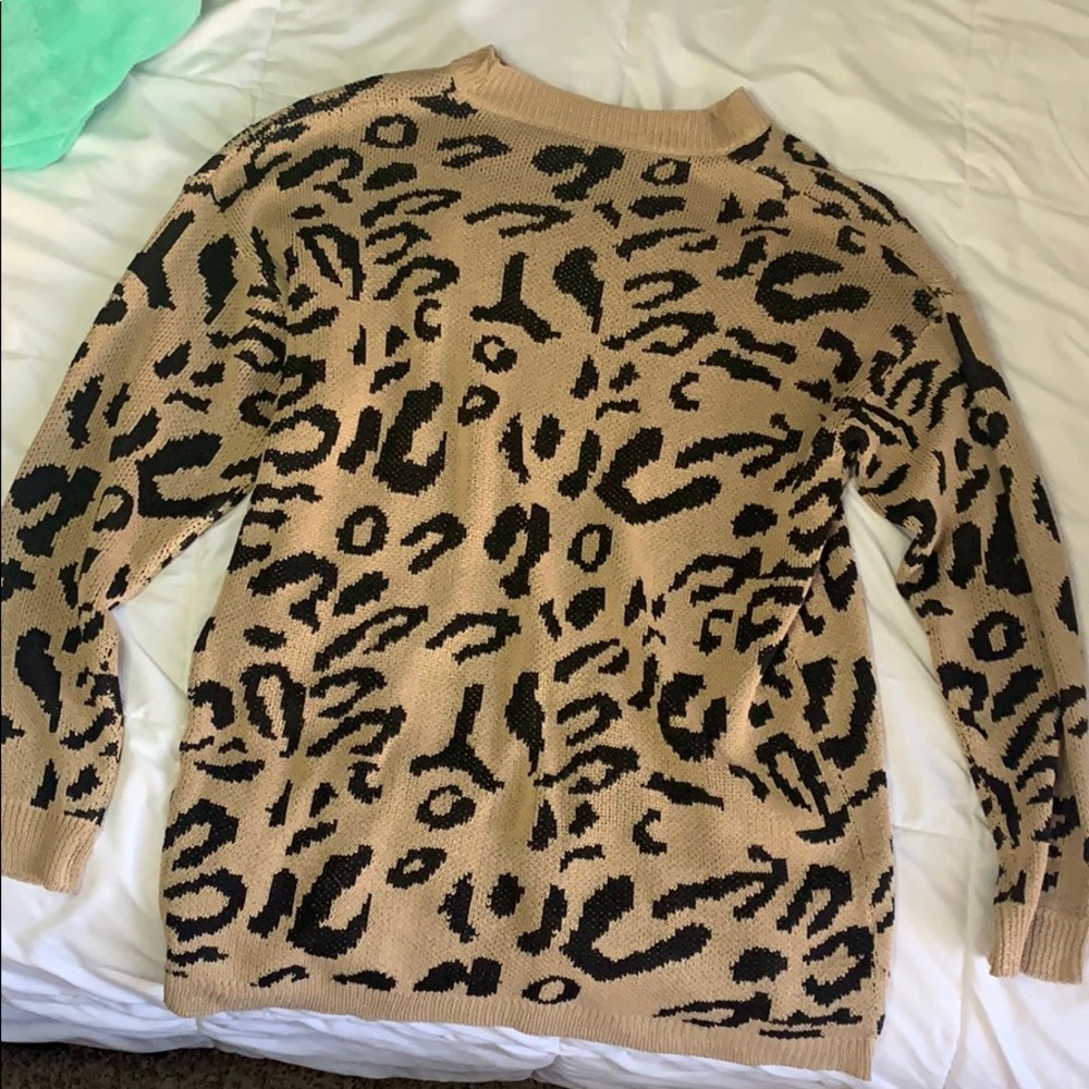 Comfy sweater never worn